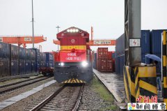 不靠“卷成本”:成都跨